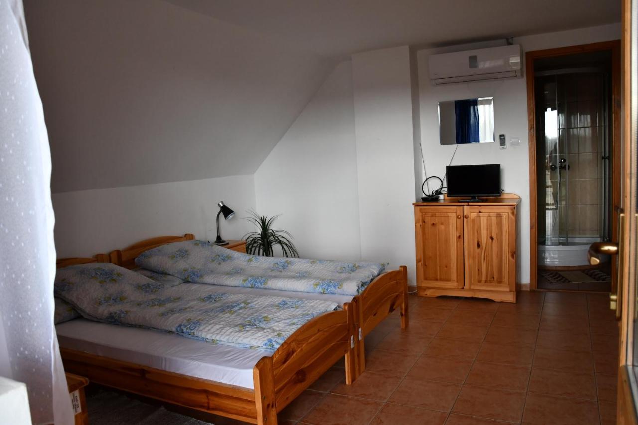 Nadas Apartman Otel Soltvadkert Dış mekan fotoğraf
