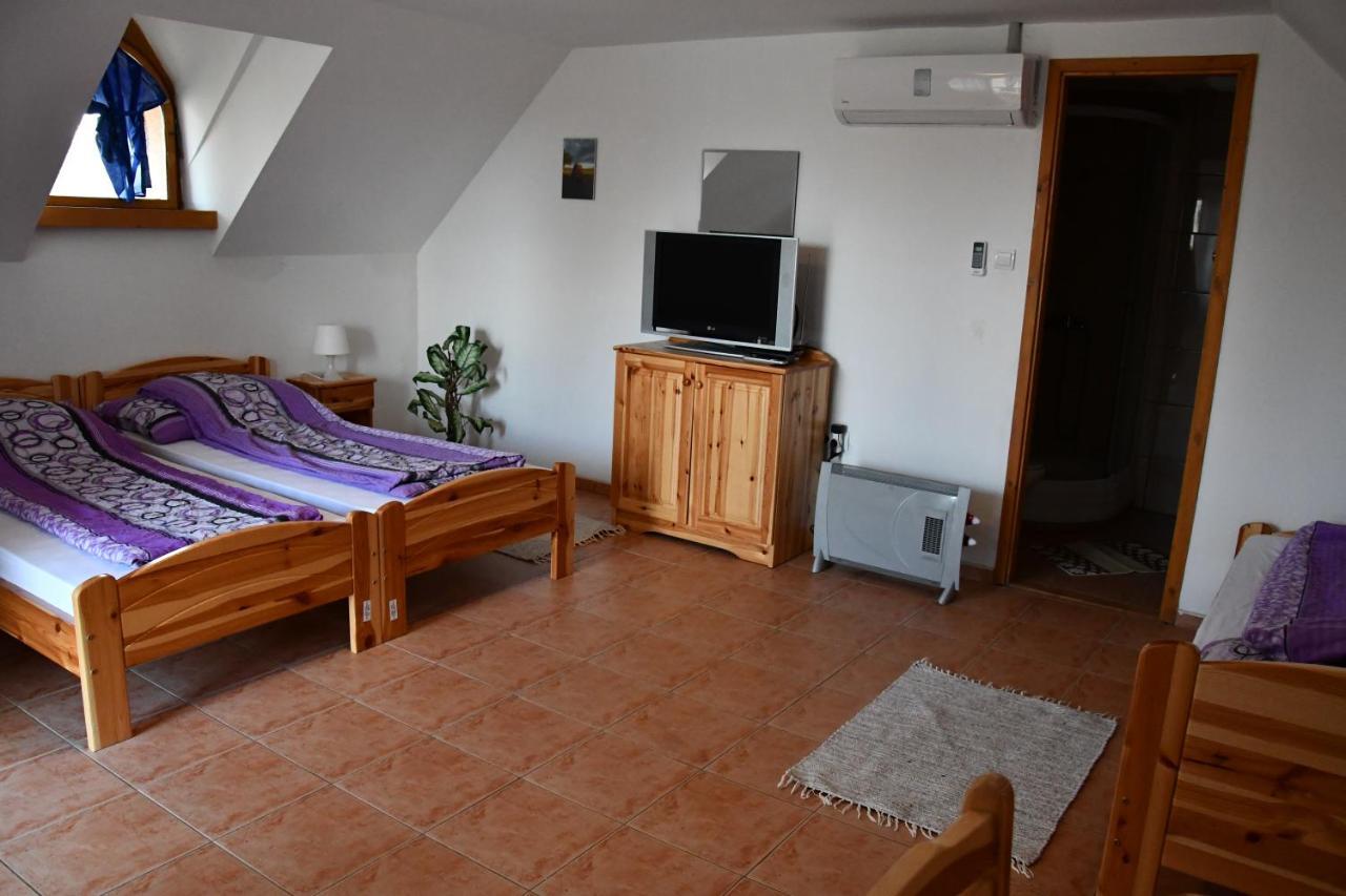 Nadas Apartman Otel Soltvadkert Dış mekan fotoğraf